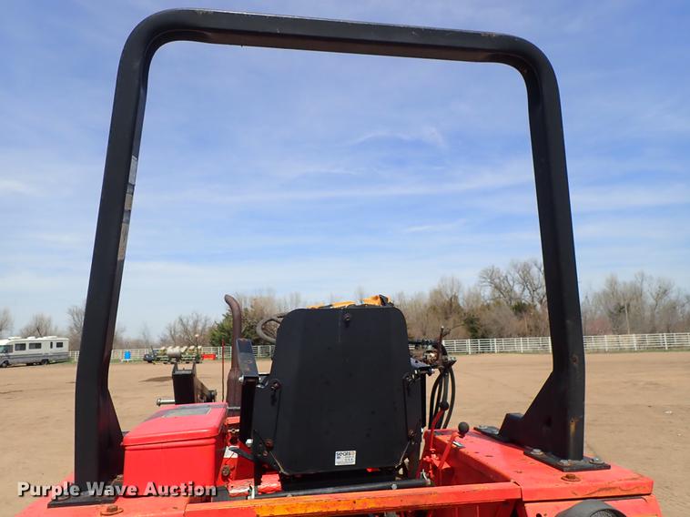 image for item FN9817 Belarus 310 MFWD tractor