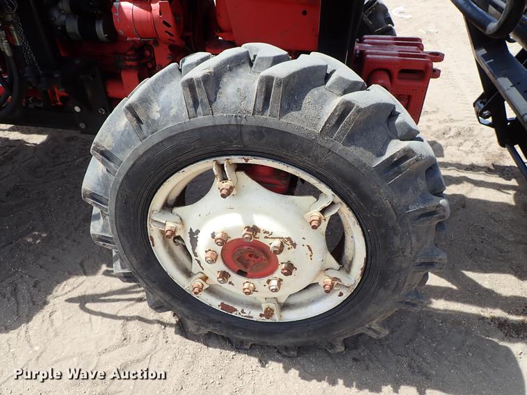 image for item FN9817 Belarus 310 MFWD tractor