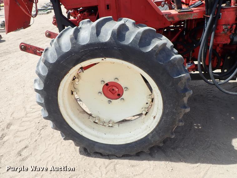 image for item FN9817 Belarus 310 MFWD tractor