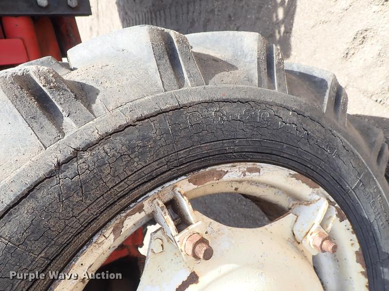 image for item FN9817 Belarus 310 MFWD tractor