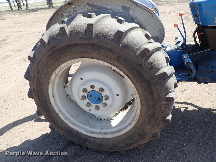 image for item FN9831 Ford 3930 tractor