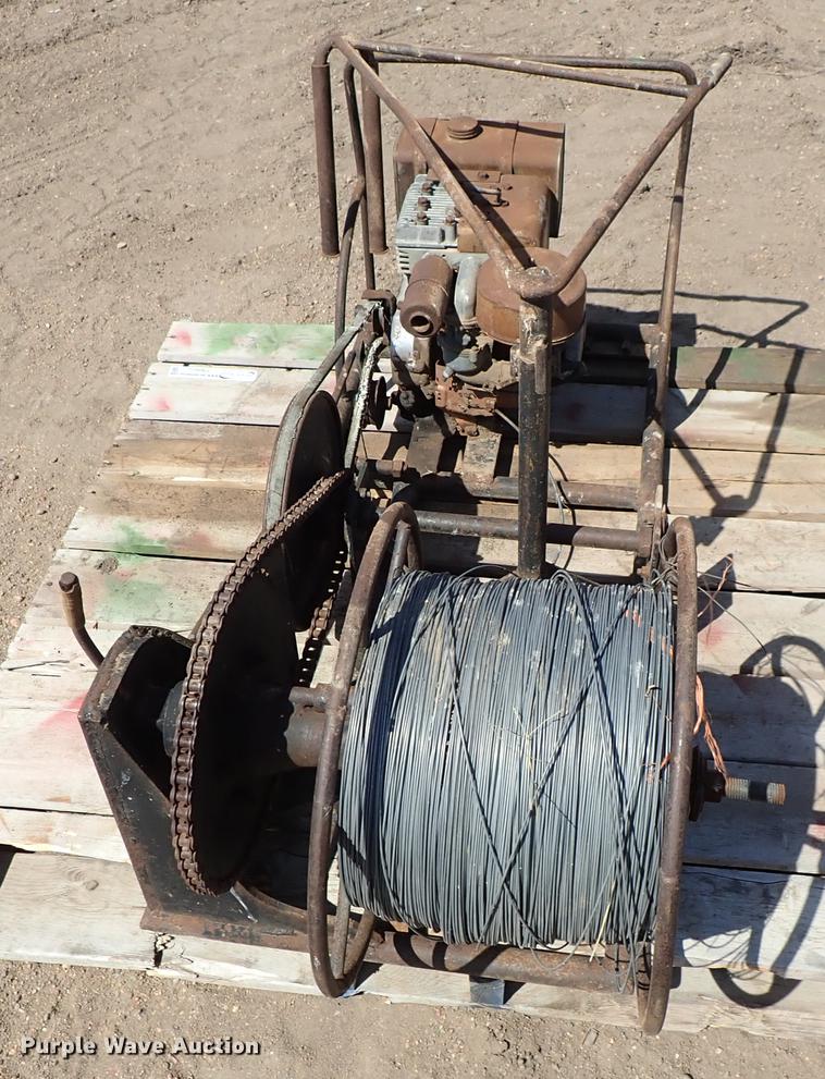 EZ Roll 203 wire roller in Kinsley, KS Item FN9832 sold Purple Wave