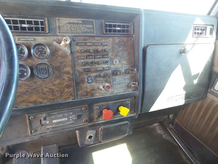 image for item FS9507 1997 Kenworth T800 semi truck