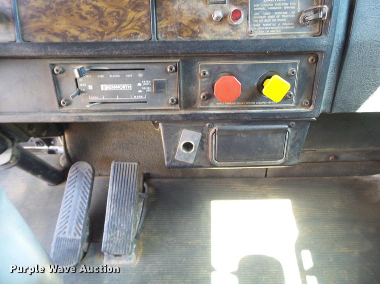 image for item FS9507 1997 Kenworth T800 semi truck