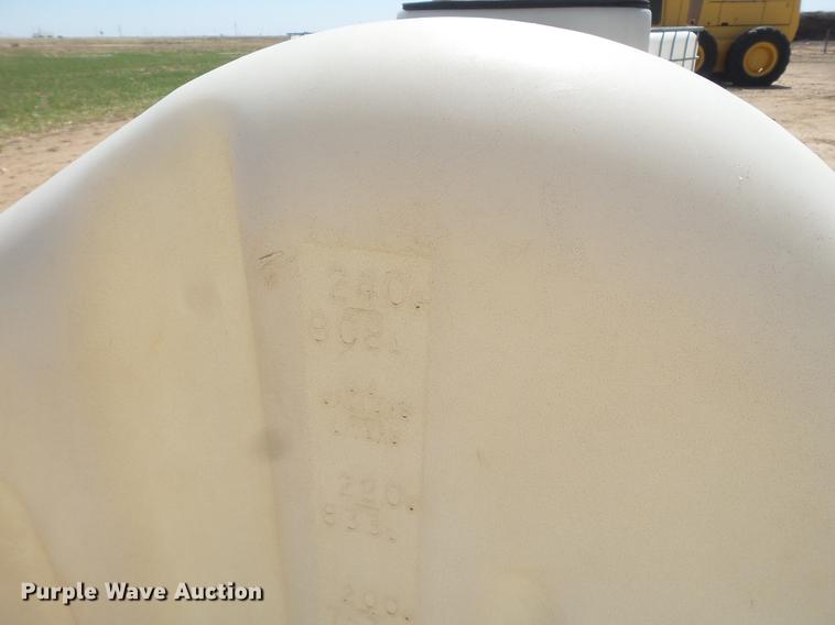 image for item FS9508 (2) Ag-Chem saddle tanks