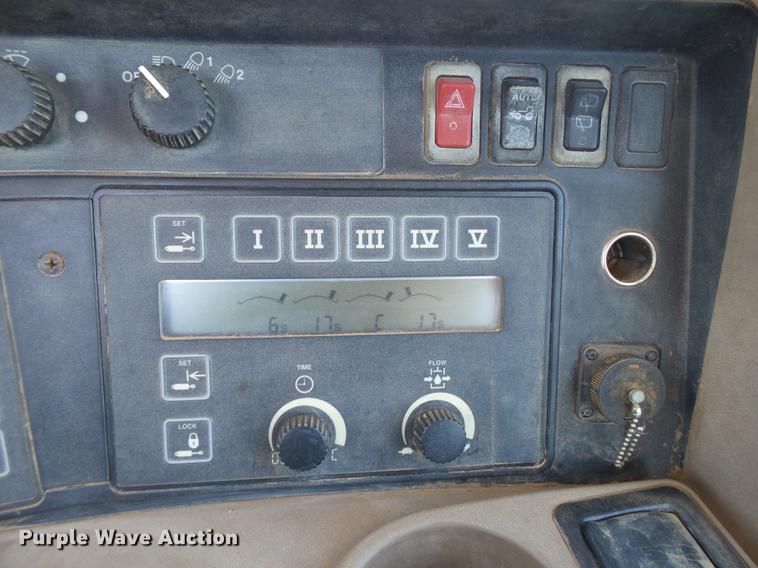 image for item FS9509 1998 John Deere 8400 MFWD tractor