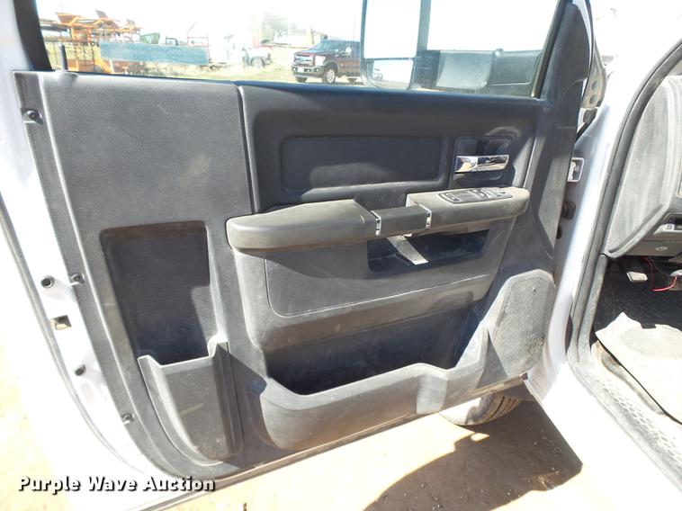 image for item FS9510 2011 Dodge Ram 5500 truck cab and chassis