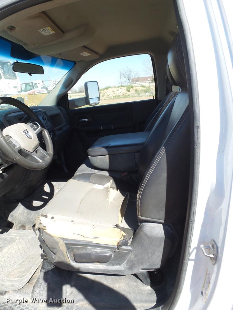 image for item FS9510 2011 Dodge Ram 5500 truck cab and chassis