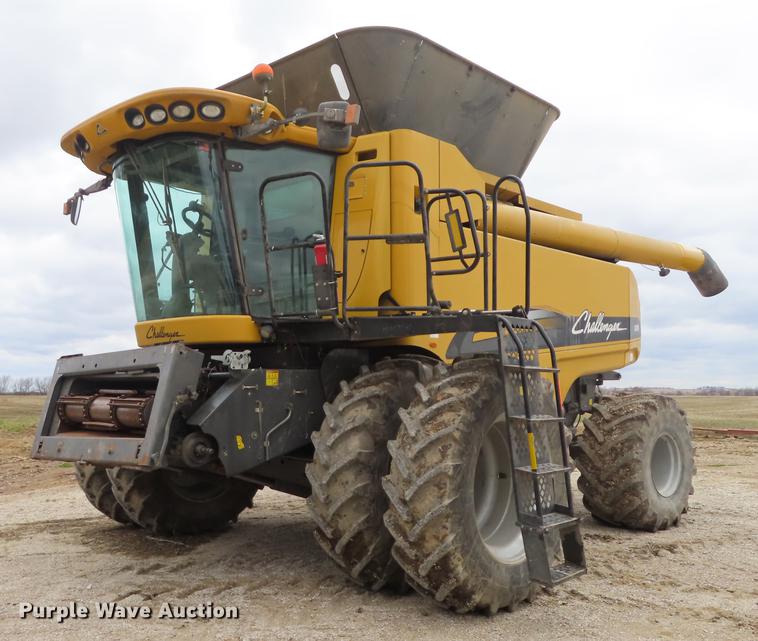 image for item L1485 2009 Challenger 670B RWA combine