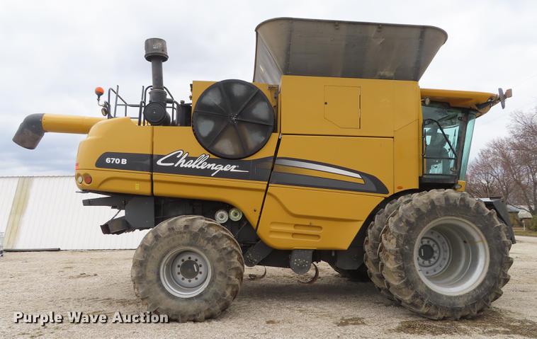 image for item L1485 2009 Challenger 670B RWA combine