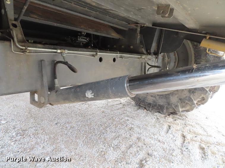 image for item L1485 2009 Challenger 670B RWA combine