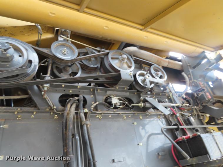 image for item L1485 2009 Challenger 670B RWA combine