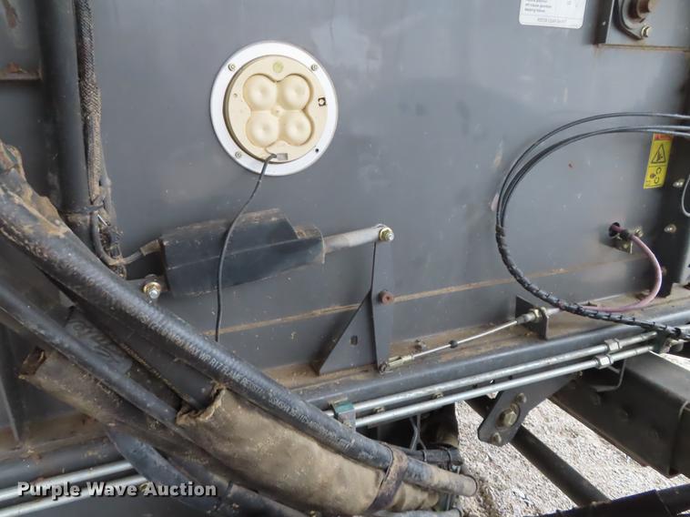 image for item L1485 2009 Challenger 670B RWA combine