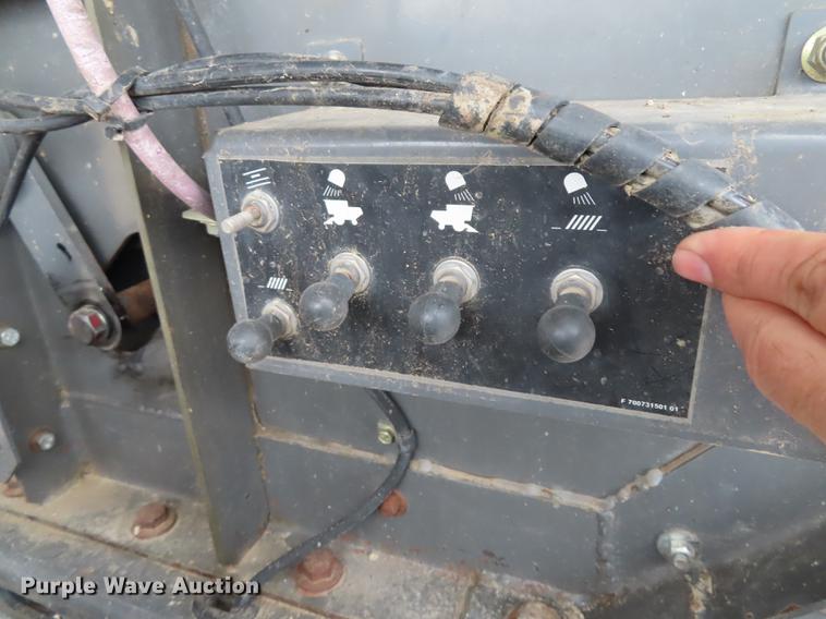 image for item L1485 2009 Challenger 670B RWA combine