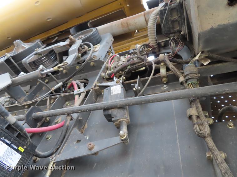 image for item L1485 2009 Challenger 670B RWA combine