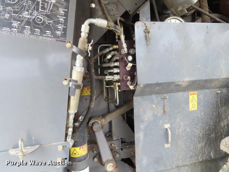 image for item L1485 2009 Challenger 670B RWA combine