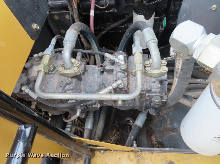 image for item L1485 2009 Challenger 670B RWA combine