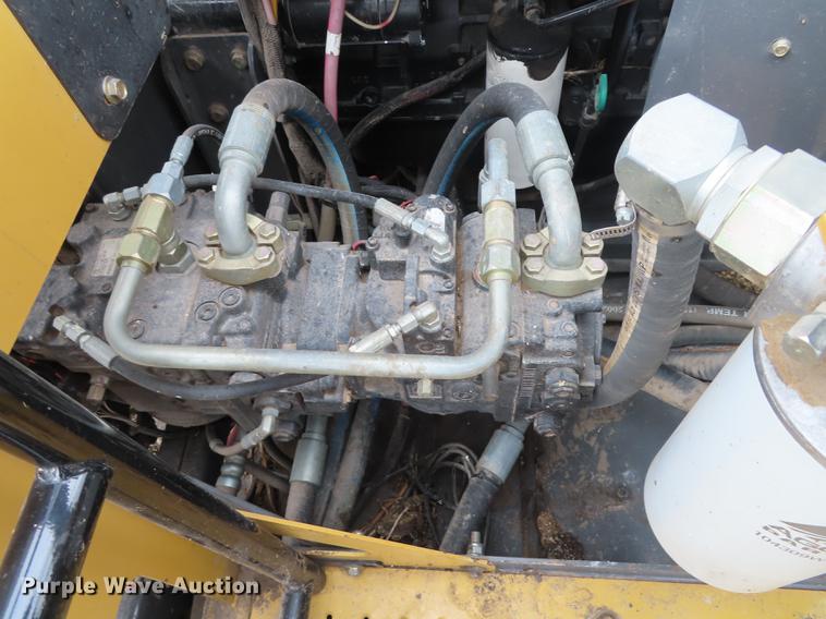 image for item L1485 2009 Challenger 670B RWA combine