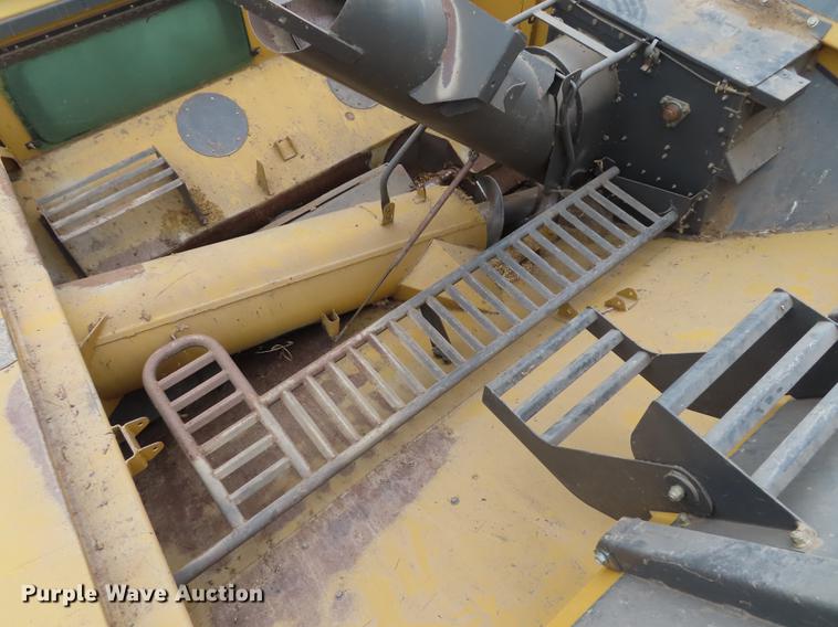 image for item L1485 2009 Challenger 670B RWA combine