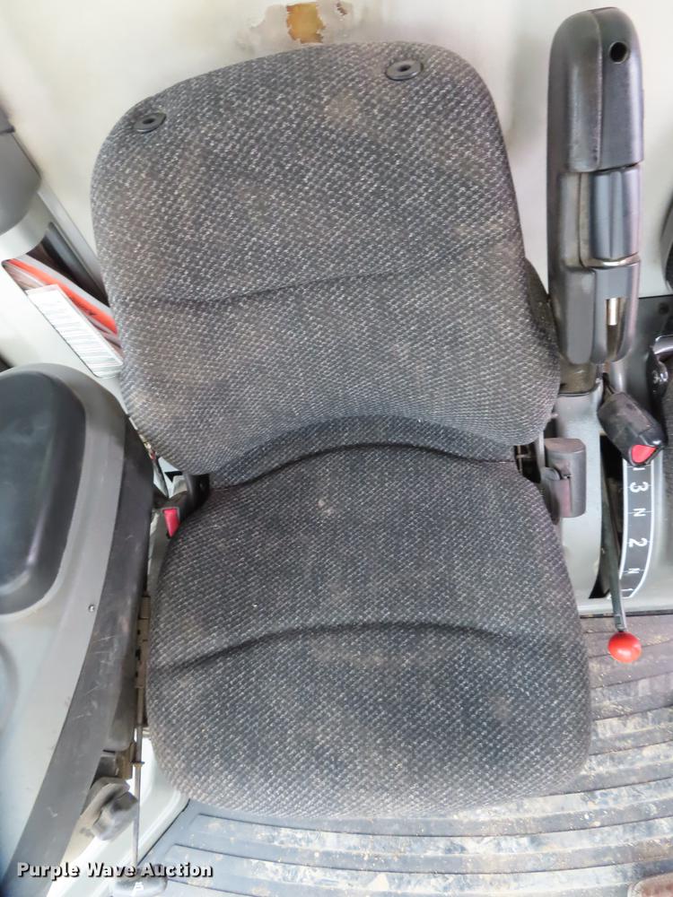 image for item L1485 2009 Challenger 670B RWA combine