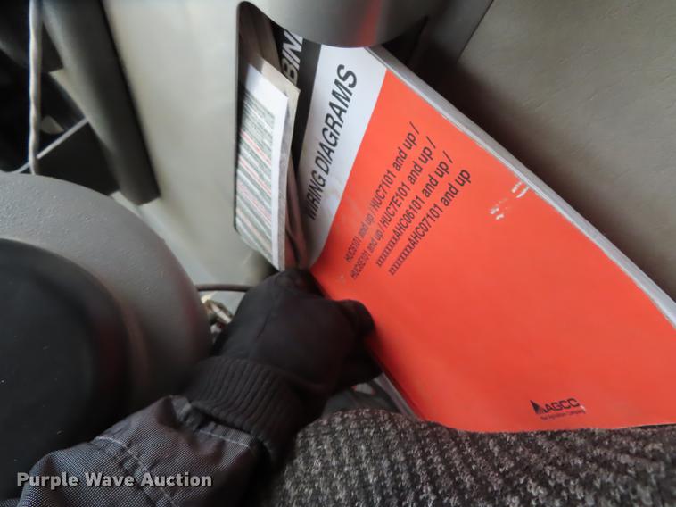 image for item L1485 2009 Challenger 670B RWA combine