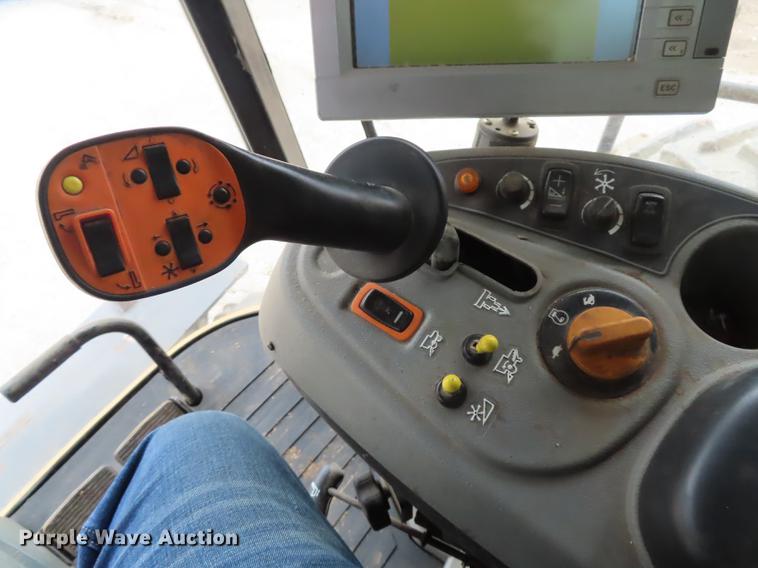 image for item L1485 2009 Challenger 670B RWA combine