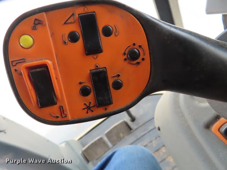 image for item L1485 2009 Challenger 670B RWA combine