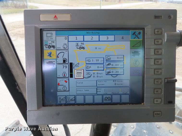 image for item L1485 2009 Challenger 670B RWA combine
