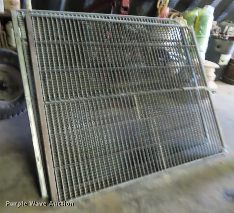 image for item L1485 2009 Challenger 670B RWA combine