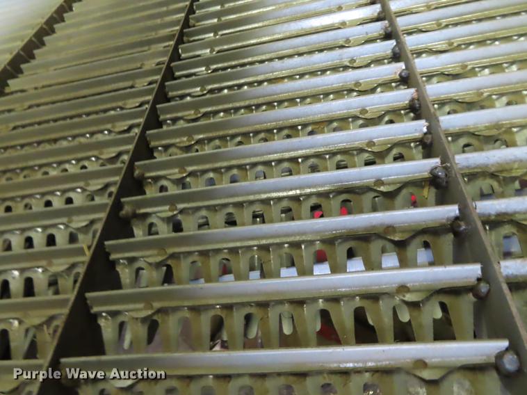 image for item L1485 2009 Challenger 670B RWA combine