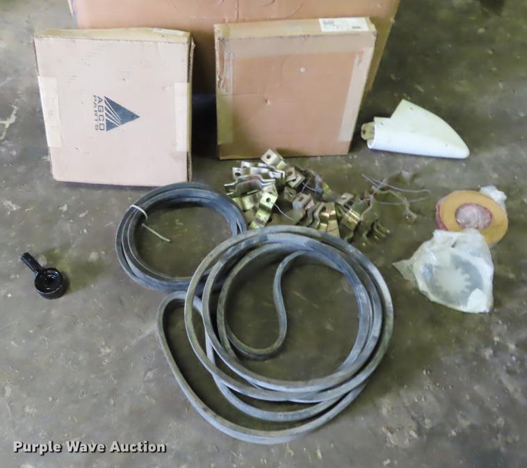 image for item L1485 2009 Challenger 670B RWA combine