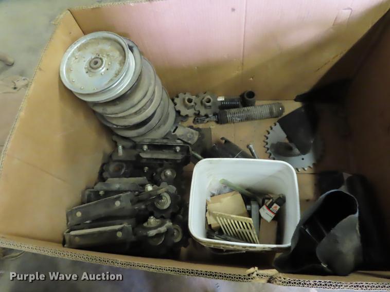 image for item L1485 2009 Challenger 670B RWA combine