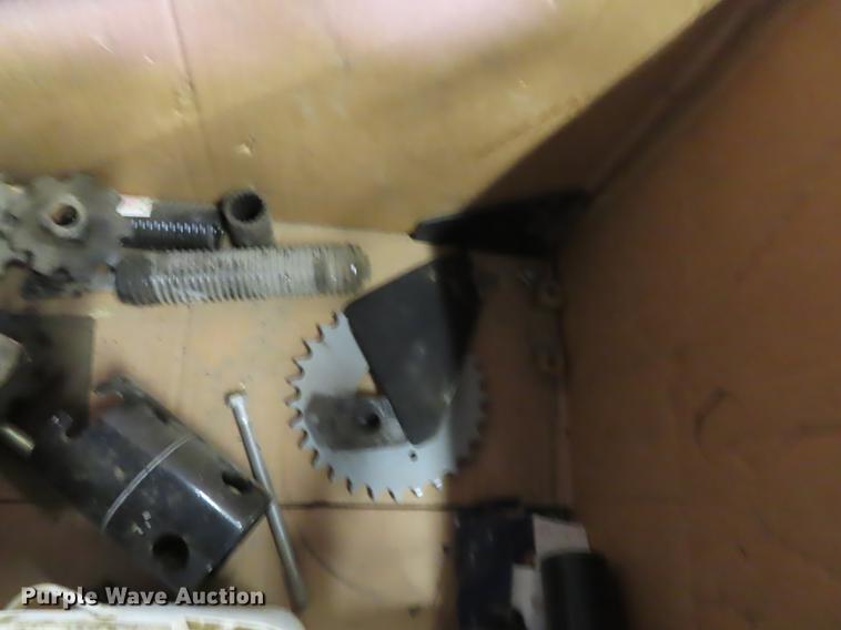 image for item L1485 2009 Challenger 670B RWA combine