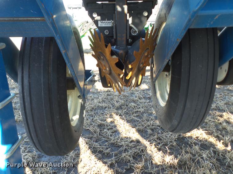image for item L5739 2002 Kinze 3600 split row planter