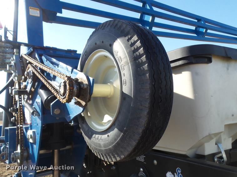 image for item L5739 2002 Kinze 3600 split row planter