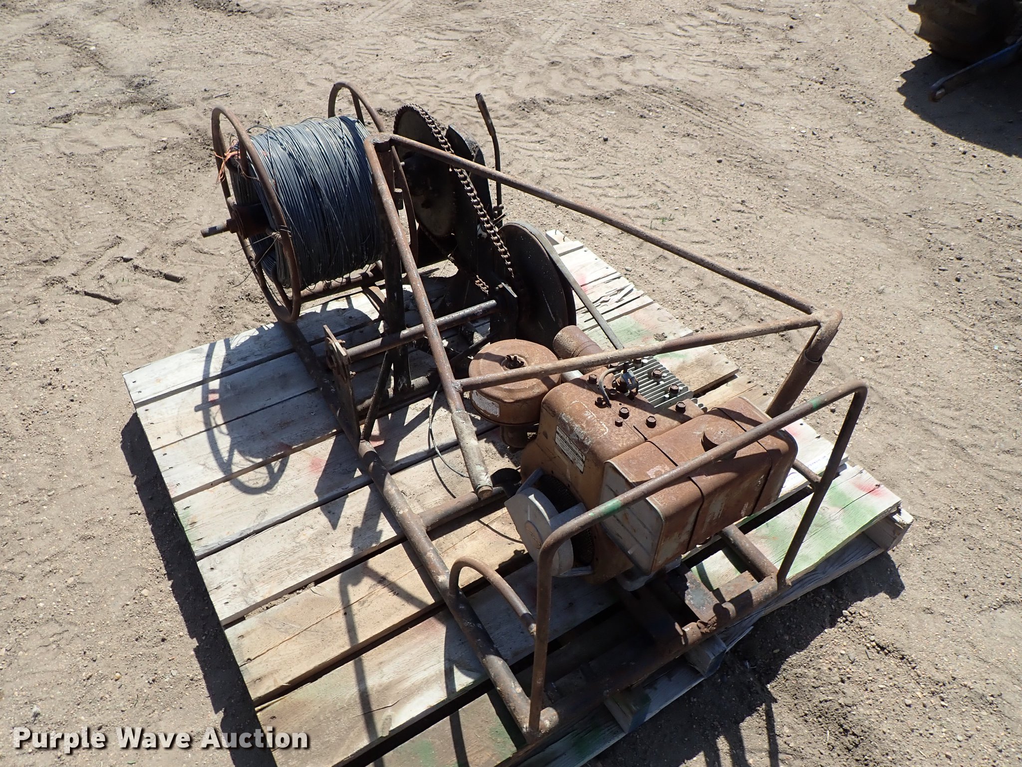 EZ Roll 203 wire roller in Kinsley, KS Item FN9832 sold Purple Wave