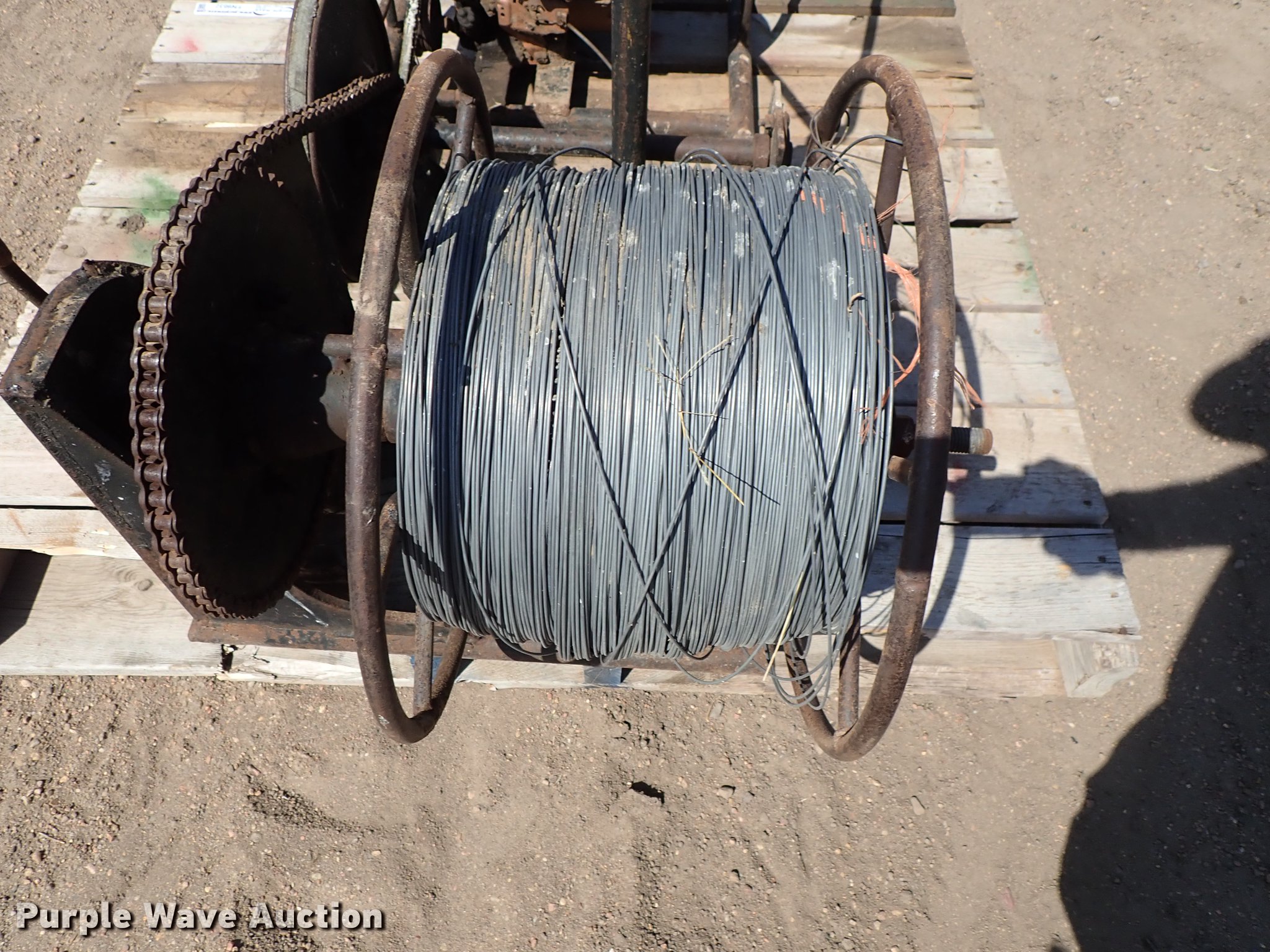 EZ Roll 203 wire roller in Kinsley, KS Item FN9832 sold Purple Wave