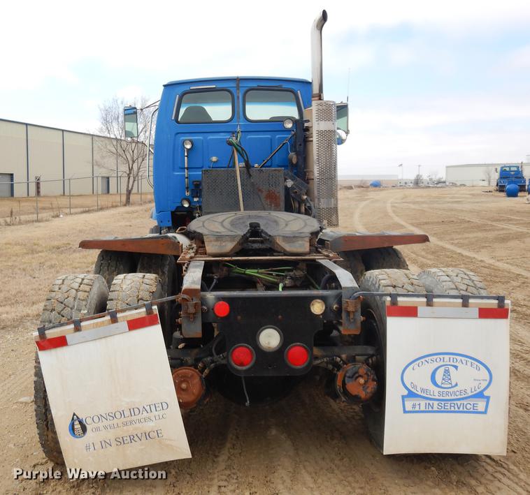 image for item DD3618 2009 Sterling L-Line semi truck