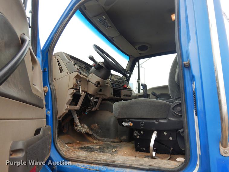 image for item DD3618 2009 Sterling L-Line semi truck