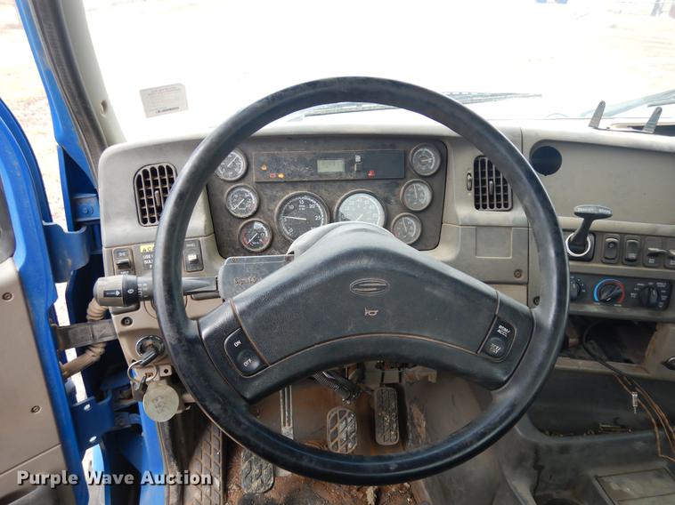 image for item DD3618 2009 Sterling L-Line semi truck