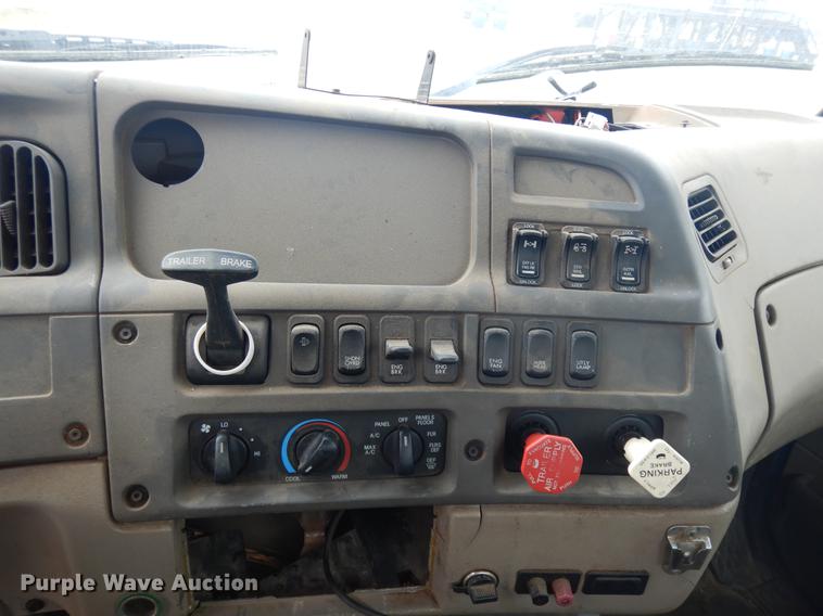 image for item DD3618 2009 Sterling L-Line semi truck