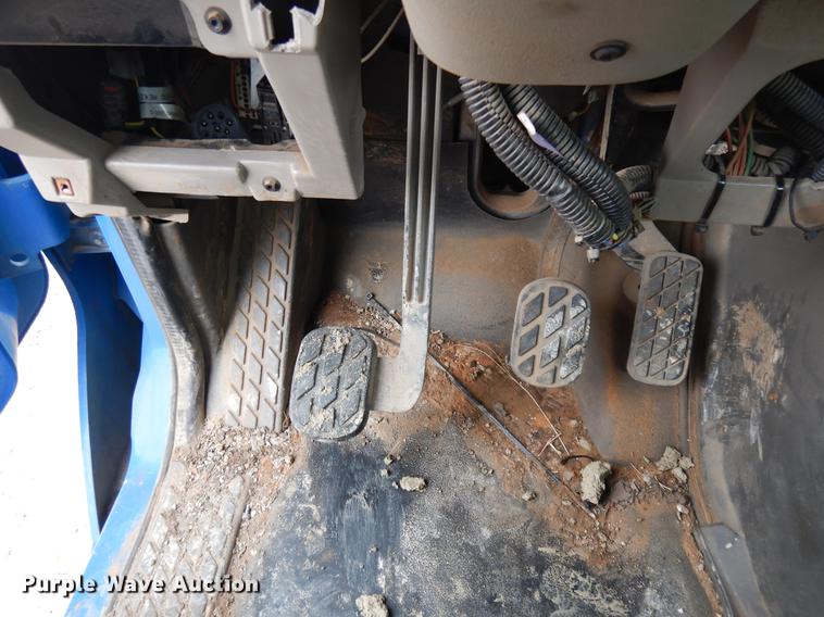 image for item DD3618 2009 Sterling L-Line semi truck