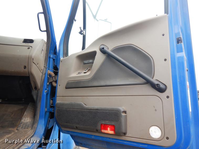 image for item DD3618 2009 Sterling L-Line semi truck