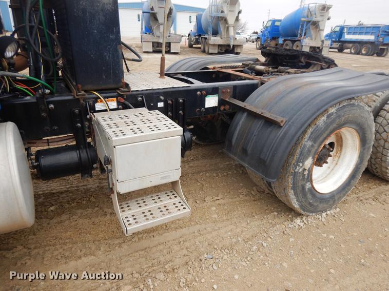 image for item DD3618 2009 Sterling L-Line semi truck