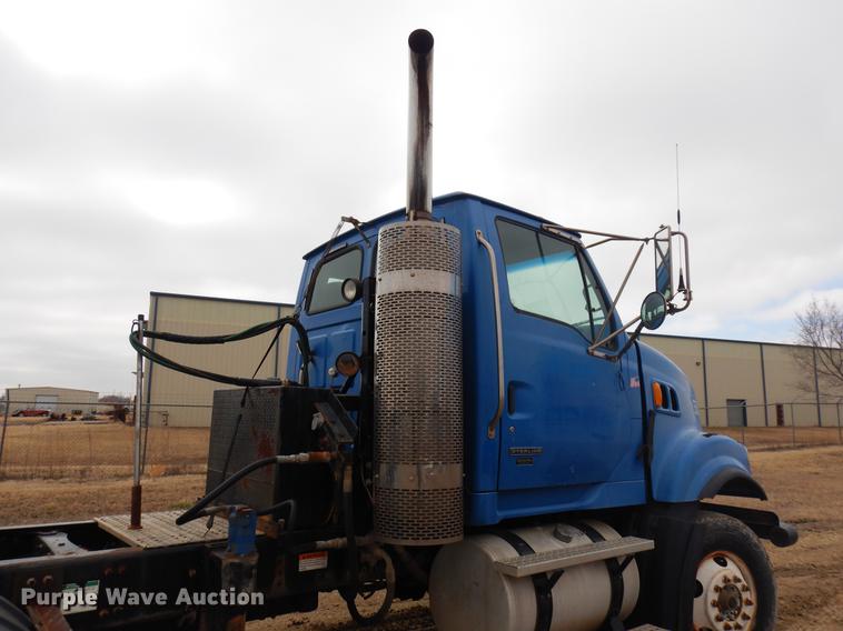 image for item DD3618 2009 Sterling L-Line semi truck