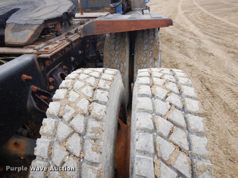 image for item DD3618 2009 Sterling L-Line semi truck