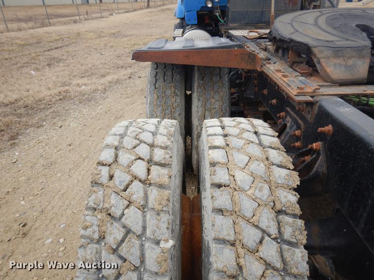 image for item DD3618 2009 Sterling L-Line semi truck