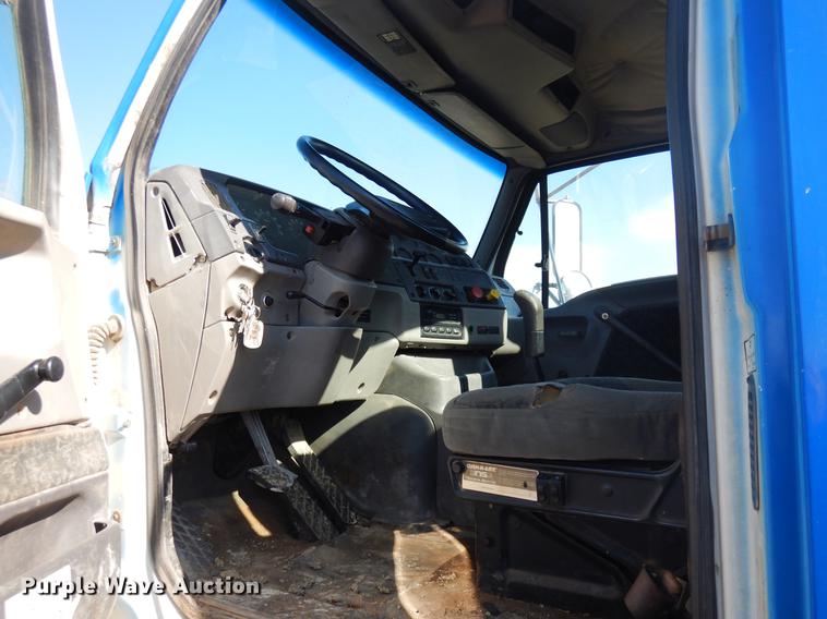 image for item DD3619 2000 Sterling A-Line semi truck