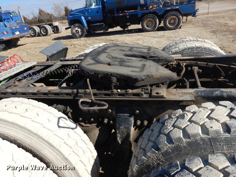 image for item DD3619 2000 Sterling A-Line semi truck