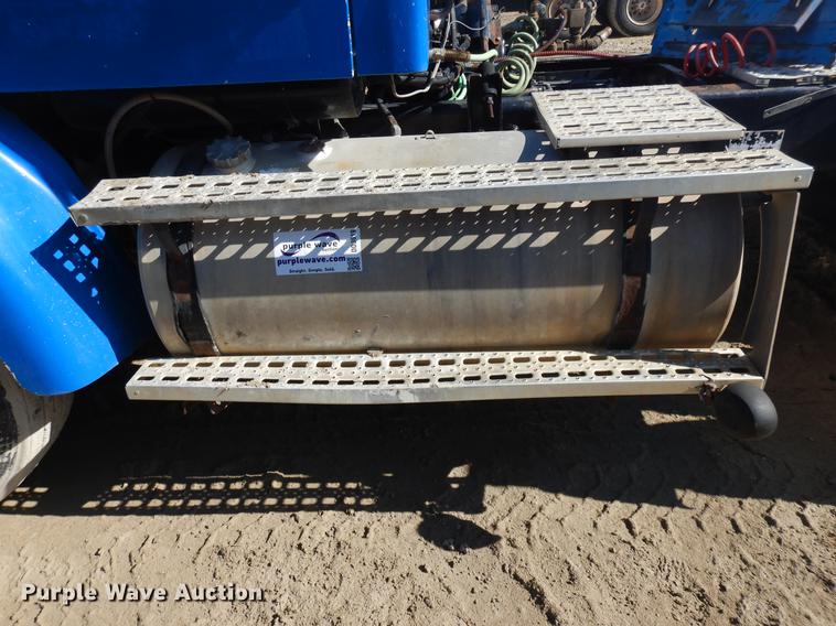 image for item DD3619 2000 Sterling A-Line semi truck